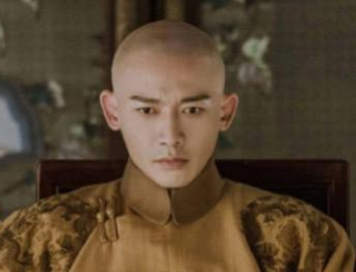 兆惠病逝后，前去吊唁的乾隆临走前留下自己的荷包是什么用意？