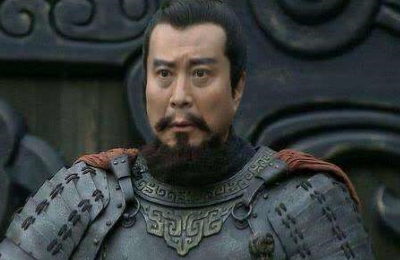 袁绍出身名门，为什么在演义中那么不堪呢？