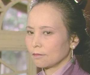 红楼梦贾芸和秦显家的都是在贾府谋差事，他们有何不同？