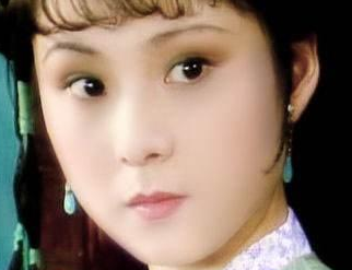红楼梦中袭人为何比不上晴雯？她有何优点？