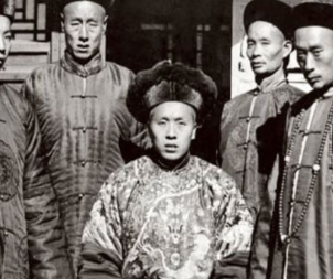 济尔哈朗与皇太极的关系有多好？他为什么能享受殊荣？