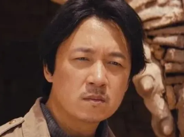 《云南虫谷》胡八一为什么离开部队？他为什么要盗墓？