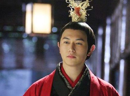 刘贺坐了27天皇帝就被轰下台 刘贺下台的原因是什么