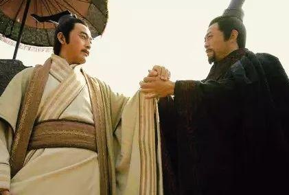 秦孝公为什么选择依法治国？商鞅变法的精髓是什么？