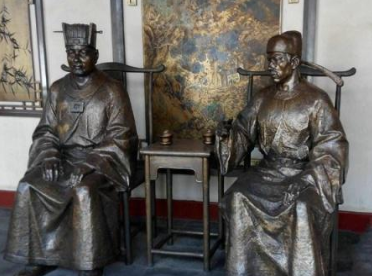 范从文是什么身份？他为什么能免死五次？