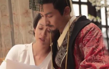 杨坚坚持一夫一妻的原因是什么？