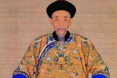 古代的皇帝取名的时候，为何常用生僻字呢？