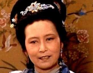 红楼梦中贾家和薛家两家相比有何差别？差距有多大？