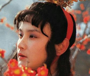 红楼梦中宝玉的正是名字叫什么？就叫贾宝玉吗?