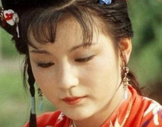 红楼梦中宝钗帮史湘云办螃蟹宴的原因是什么？