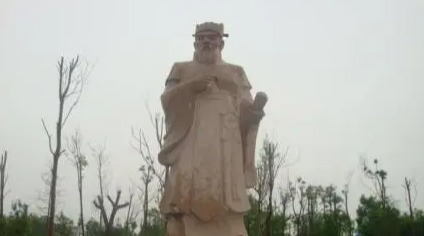 张镐简介：唐朝众多宰相之一，《全唐文》收录奏疏三篇