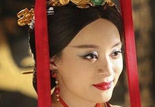 历史上的芈月和嬴政是什么关系？