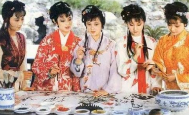 红楼梦第五十二回讲了什么事？这回该怎样赏析呢？