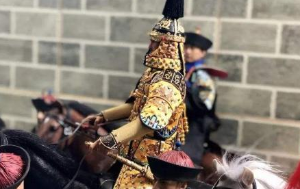 八旗旗主在清朝是多大的官？皇帝都不敢惹他们吗？