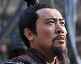 曹操为何能利用刘备去战吕布？袁绍为何不行？