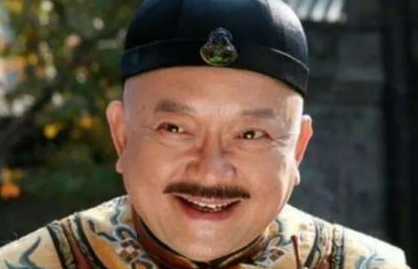 和珅被杀时纪晓岚在做什么 纪晓岚为何不救和珅