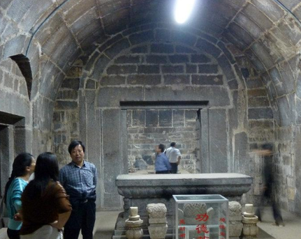 古代皇陵修建完成之后 最后一个工匠是怎么逃出来的
