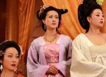 武则天做皇后也同样有尊贵地位 武则天为何一定要做女皇