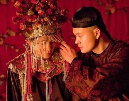 古代太监和宫女相比 皇帝更喜欢谁伺候自己