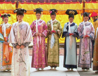 清朝时期是怎么选秀女的？选秀女时有哪些要求？