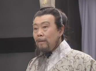 以孝闻名的孔融，为何会被曹操以不孝满门抄斩？