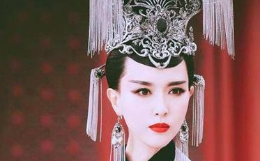 揭秘史上最牛大臣：和太后谈恋爱，认皇帝为干儿子