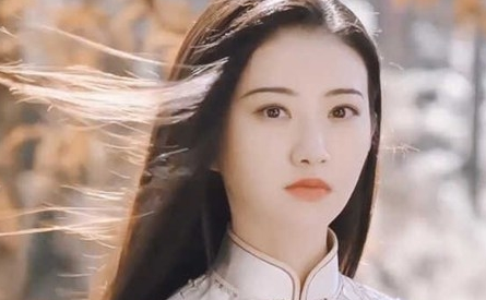 《司藤》司藤和白英是同一个人吗？