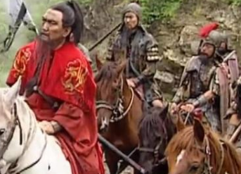 曹操为何会选择从华容道逃跑？他的逃生之路有多艰难