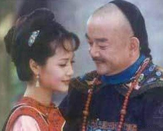 和珅有多少妻妾？她们有着怎样的背景？