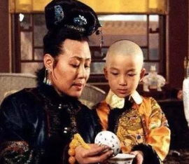 在继承人的问题上，孝庄是如何劝通顺治帝的？