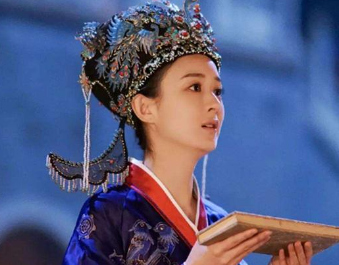 诰命夫人是什么时候出现并完善的？有什么特权吗？