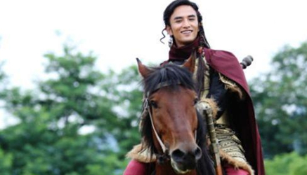 杨藩是《薛丁山征西》中的人物，与薛仁贵之死有何关系？