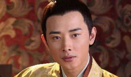 面对权利的诱惑，王莽决定立哪位皇子为汉哀帝的继承人？