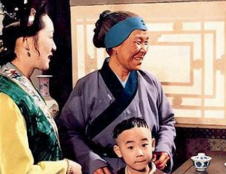 红楼梦中的刘姥姥是如何改变平穷生活的现状的？