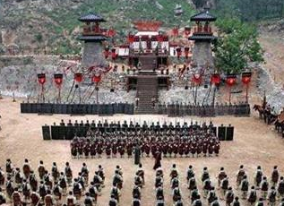 赤壁之战时曹操之所以战败，是因为他手下的谋士没有任识破计谋？