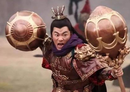 古代将军的武器重达几十斤，马能承受得住吗？