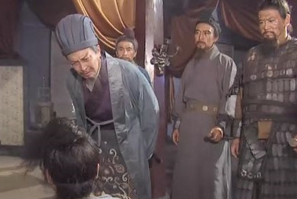 诸葛亮恢泪杀马谡的背后是什么原因？