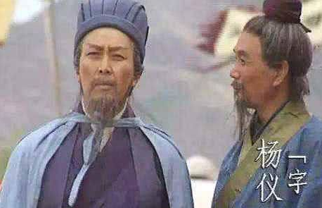 诸葛亮很器重姜维，为何他没把兵权交给姜维呢？