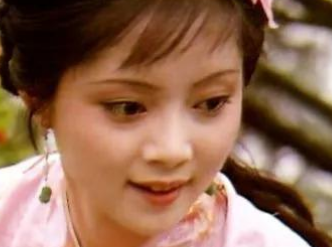 红楼梦中的螃蟹宴暗藏了薛宝钗什么样的心机？却依然瞒不过贾母