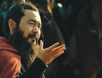 同关羽被抓的还有刘备的两个老婆 曹操为什么对刘备的老婆那么好