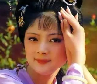 红楼梦中的薛宝钗到底是个什么样的人？与外表大相径庭