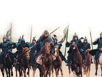 历史上的赤壁之战是怎样的？与《三国演义》中描述的有何不同？