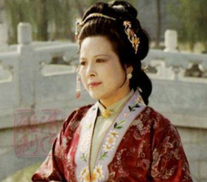红楼梦中邢夫人在贾府是什么地位?她的生存之道是什么