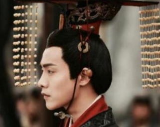 董卓废立皇帝时出来反对的大臣分别是哪些人?