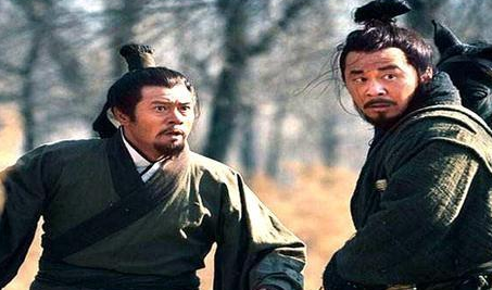 刘备和曹操都无意间导致恩人惨死 刘备无事,曹操为何会被骂