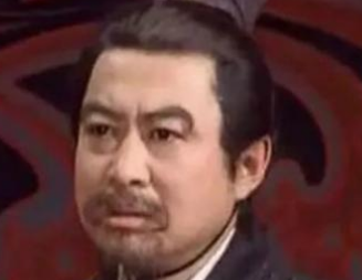 张松是什么人？他选择投靠刘备对她有何好处？