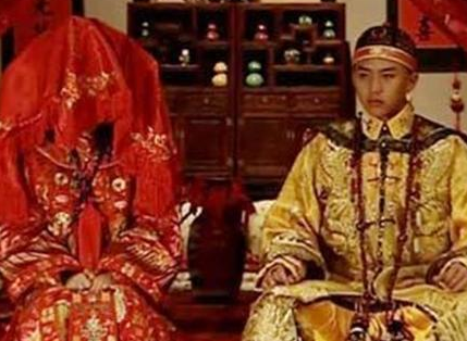 皇帝的第一次都是给谁 是后宫中的皇后还是嫔妃