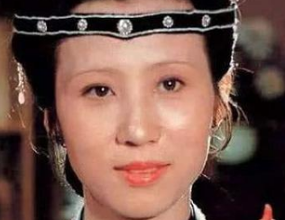 红楼梦中李纨在贾珠死后为何没有继续当贾府的管家的？