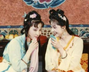 红楼梦中螃蟹宴当天写出了哪些诗？夺魁的人是谁？