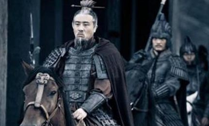 夷陵之战刘备惨败，他为什么不回成都？